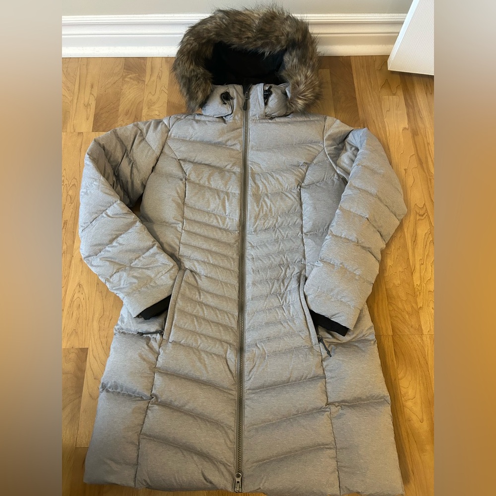 Cabela's Women's Down Parka Size S